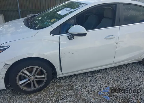 2018 Chevrolet Cruze Lt Auto z USA, uszkodzony, nr VIN 1G1BE5SM1J7171803